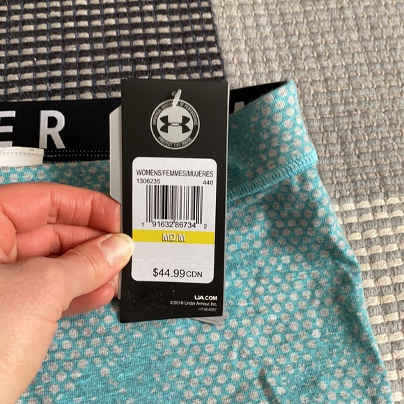 Under Armour crop NWT medium - Picture 4 of 6